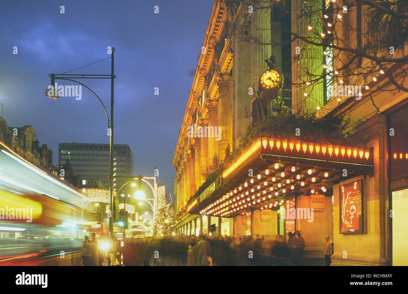 Las luces de Navidad de Oxford Street, Londres, Inglaterra, Reino Unido. Circa 1980 Foto de stock