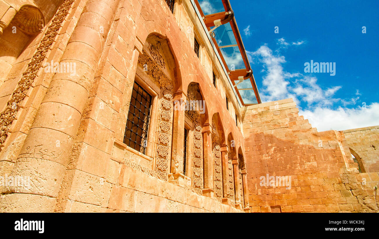 Ishak Pasha Palacio, interiores, decoraciones y bajorrelieves, tallado en piedra. Arquitectura interna. Dogubeyazit, Turquía. Edificios históricos Foto de stock