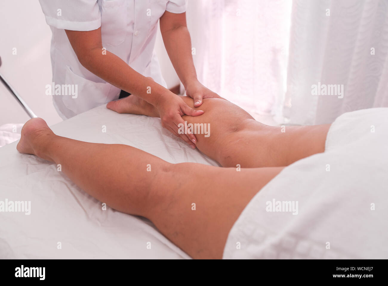 Para el cuerpo, masajes de cuerpo y mente relajación muscular Foto de stock