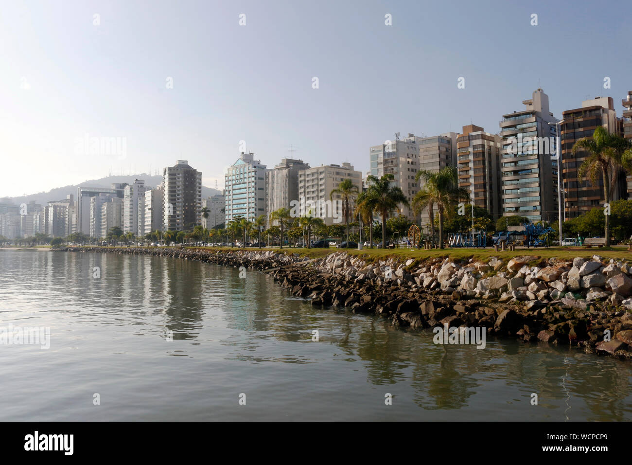 Norte de la avenida Beira Mar, en la capital de Florianópolis, estado de Santa Catarina - Brasil Foto de stock