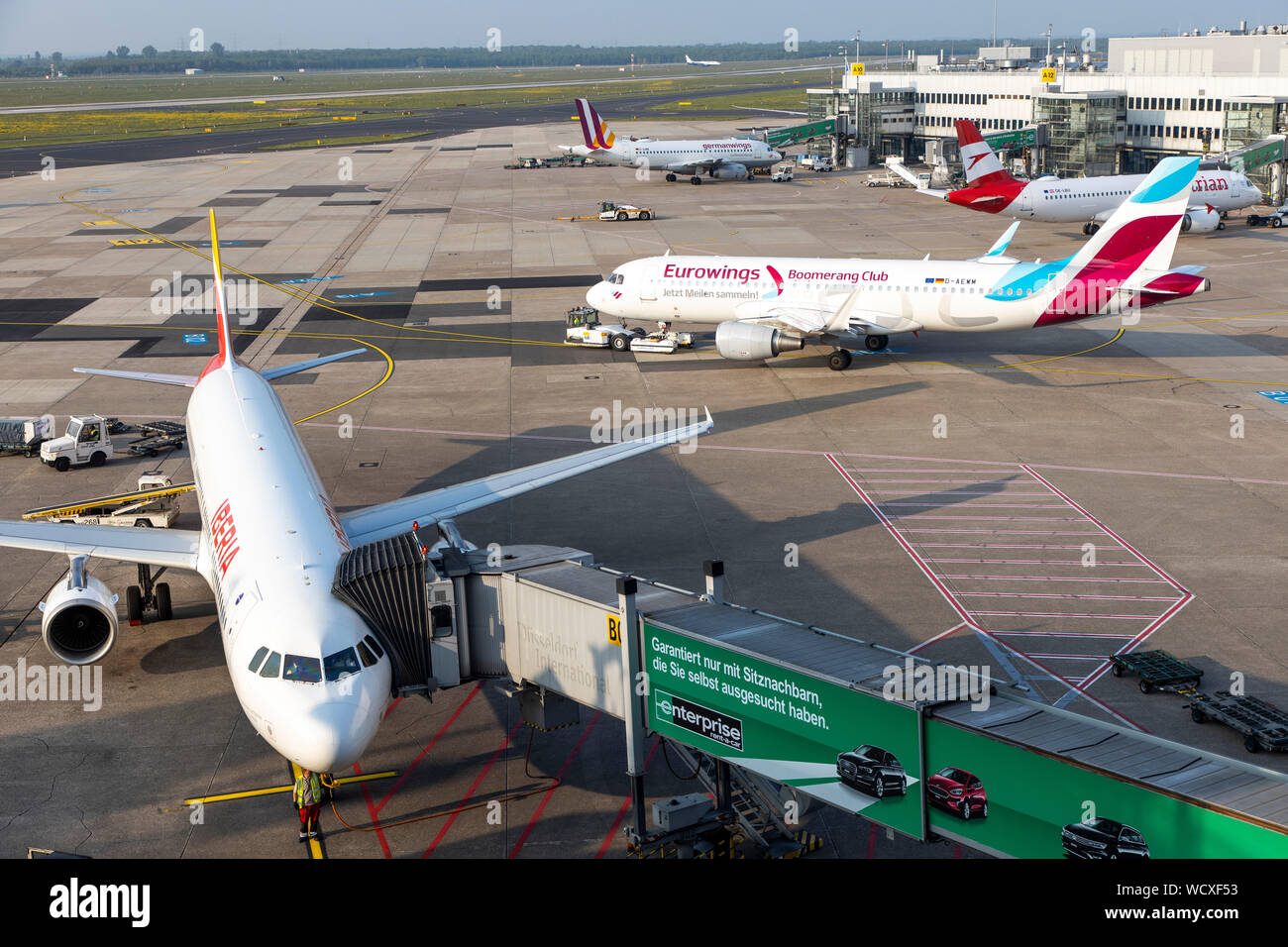 El Aeropuerto Internacional de Dusseldorf, delantal de DHE, Terminal A