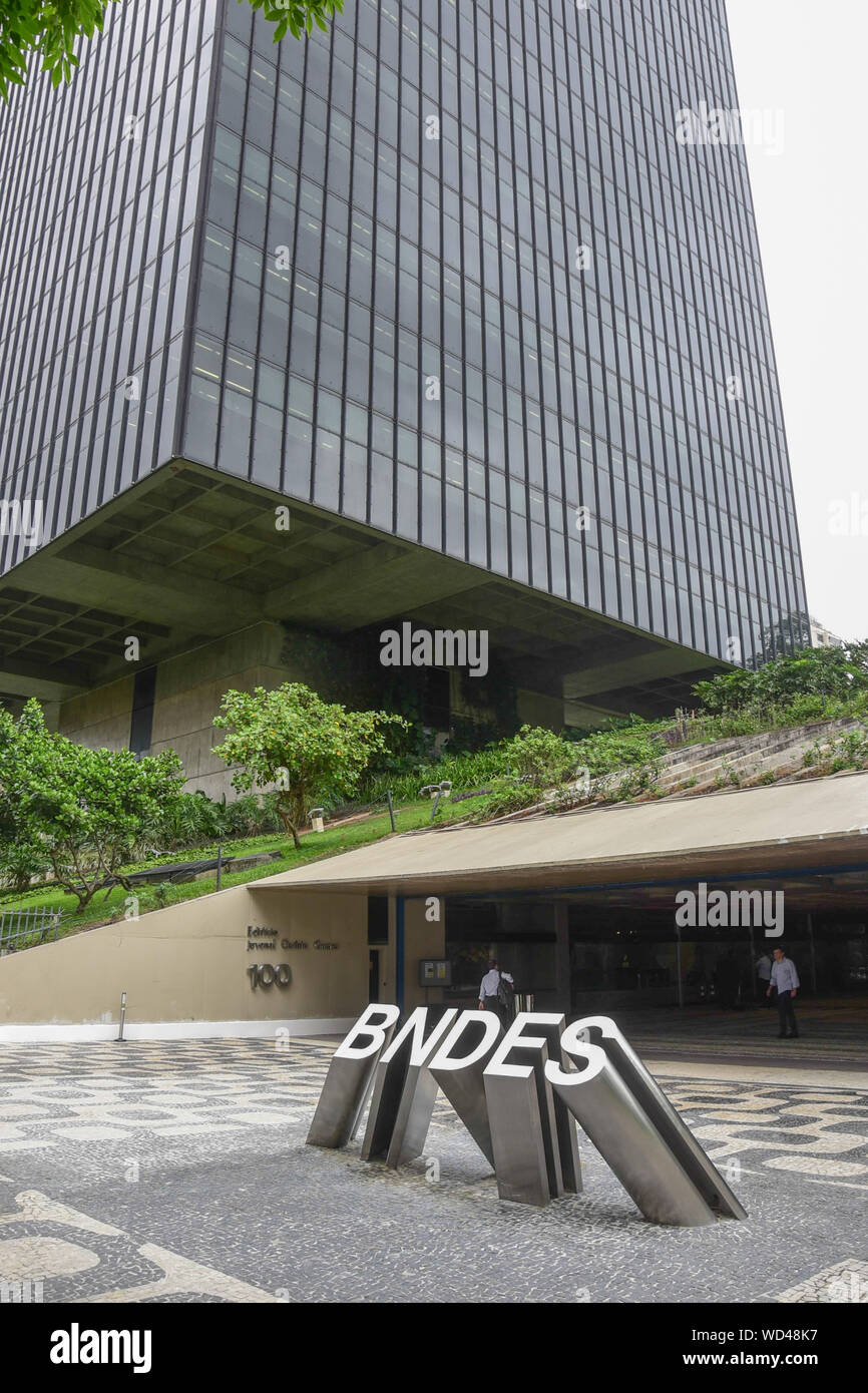 Río de Janeiro, Brasil, Noviembre 6, 2018: el BNDES (Banco Nacional de Desarrollo Social) con sede en el centro de Rio de Janeiro. Foto de stock