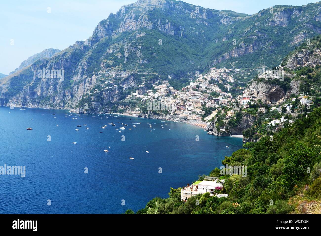 Vista de la ciudad italiana de Amalfi Coast Foto de stock