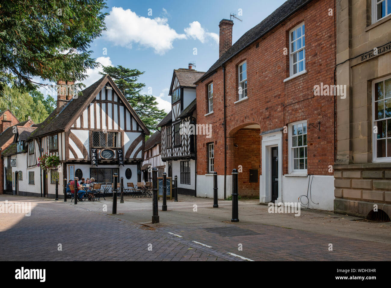 Thomas oaken salas de té Tudor en blanco y negro enmarcadas de madera edificio medieval. Castle Street, Warwick, Warwickshire, Inglaterra Foto de stock