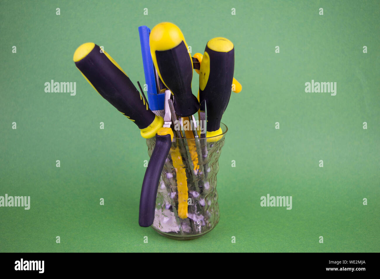 Conjunto de herramientas de bricolaje con espacio para el texto Fotografía  de stock - Alamy