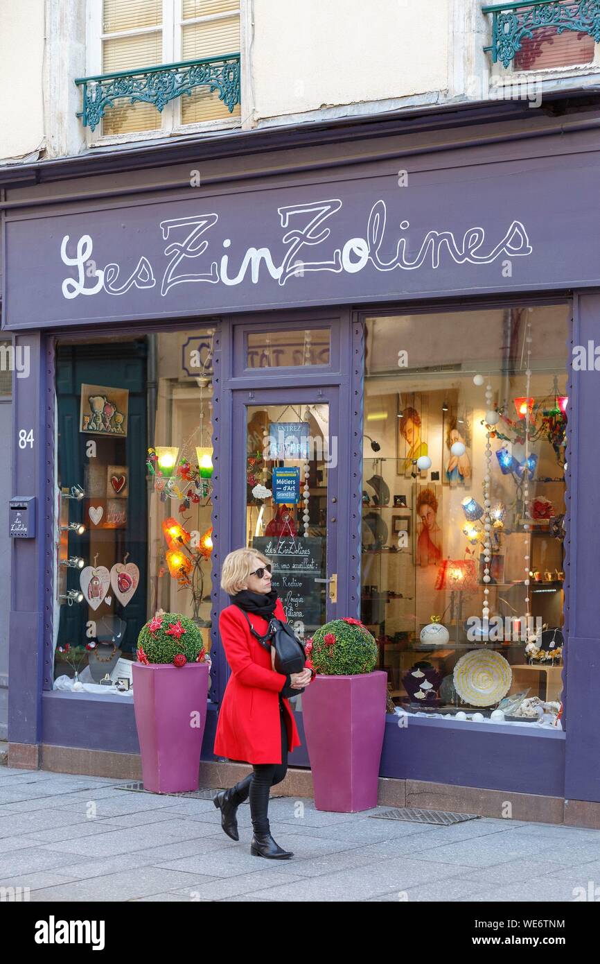 Francia, Meurthe et Moselle, Nancy, escaparate de la tienda Les Zinzolines en grande calle en el casco antiguo Foto de stock
