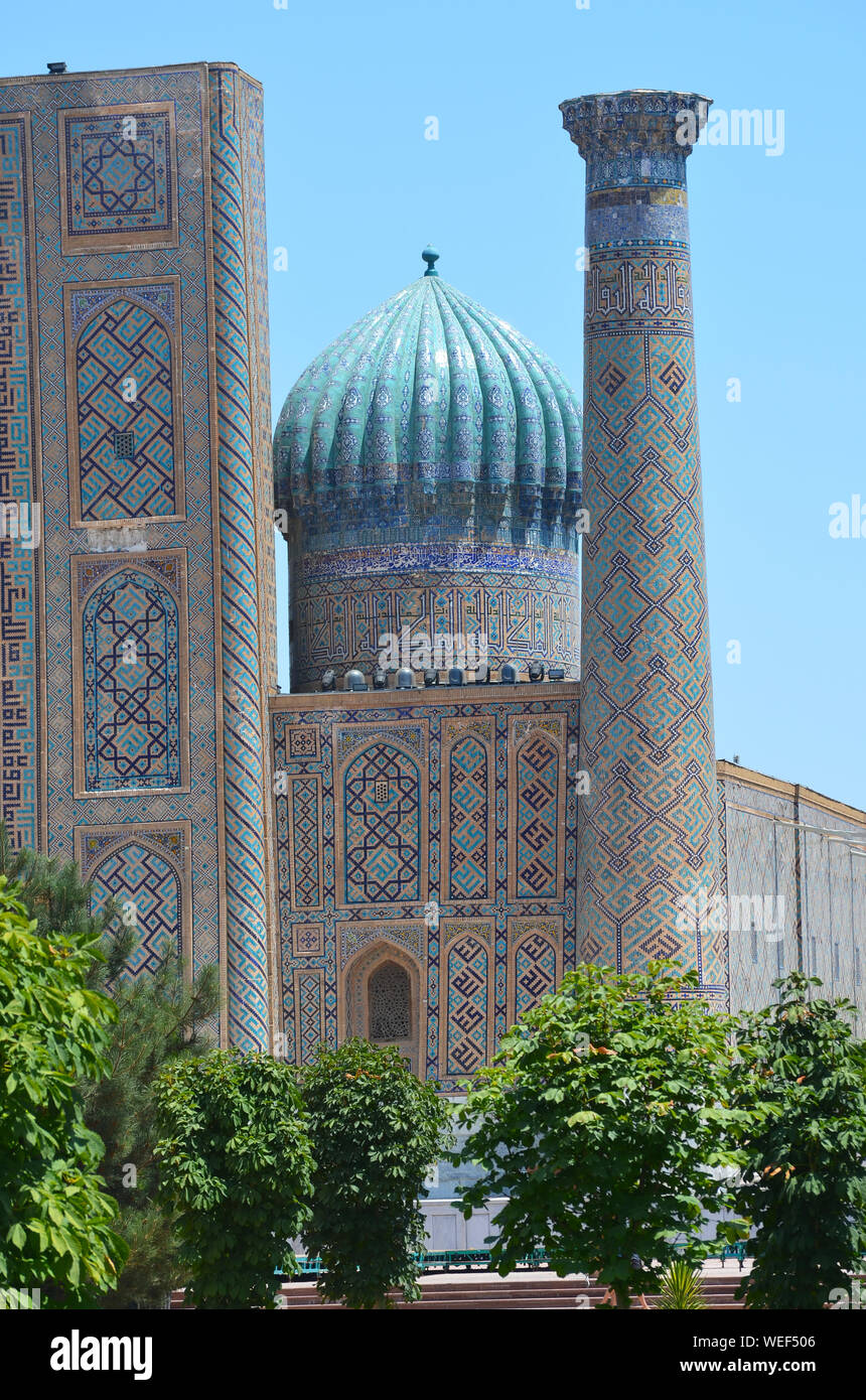 El Registán compleja en Samarcanda, Uzbekistán, un impresionante ...
