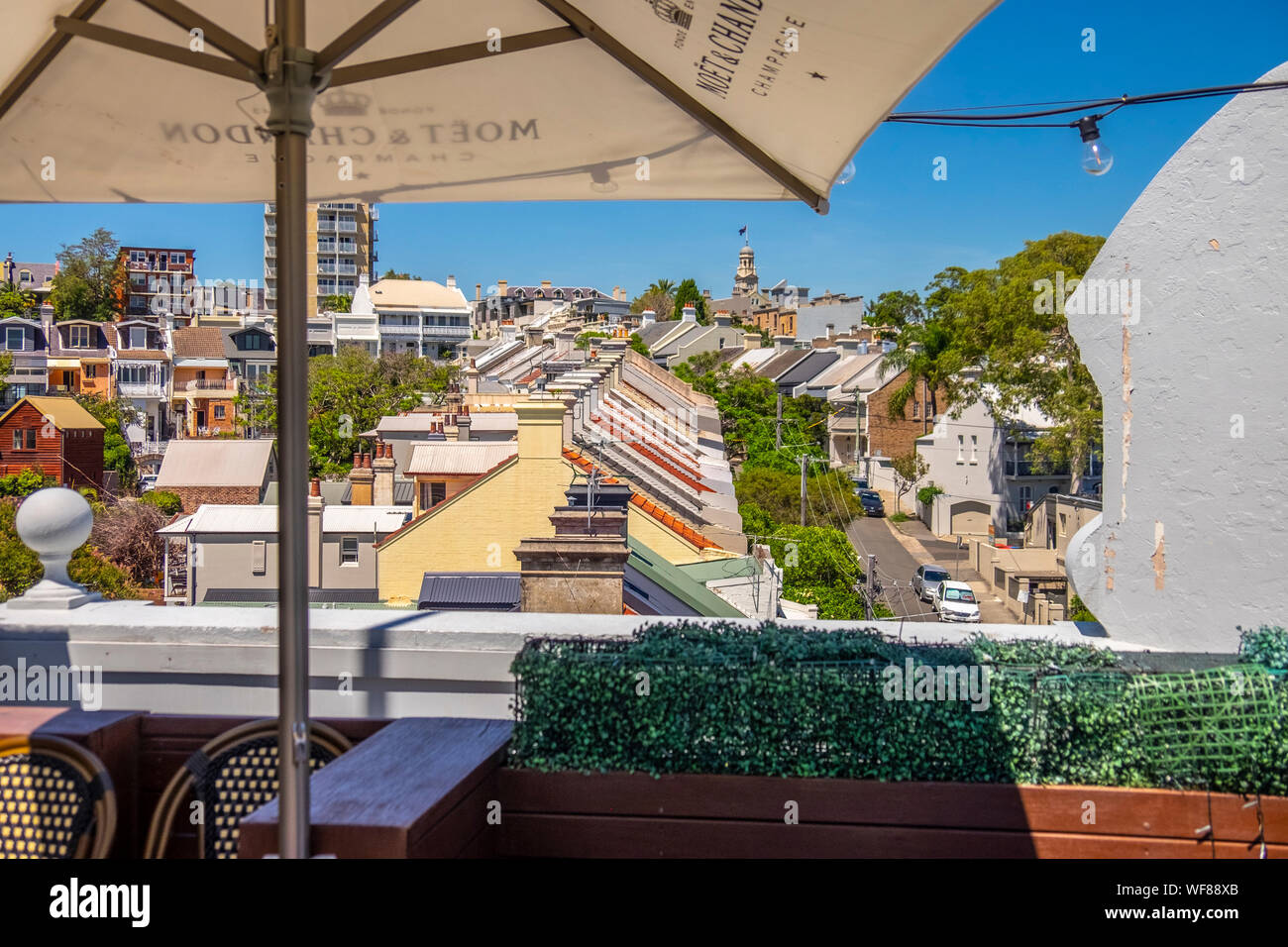 El Royal Hotel Paddington, Sydney, NSW, Australia. Hangout pulido con un pub en el piso de abajo, arriba en el restaurante y un bar en la azotea con vistas a la ciudad. Foto de stock
