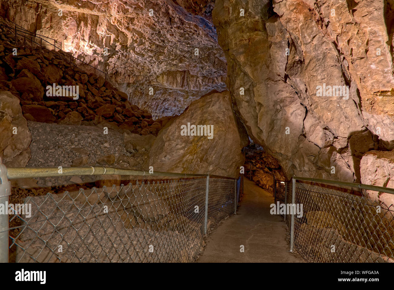 Arco de roca en Grand Canyon Caverns, Peach Springs, Mile Marker 115, Arizona, Estados Unidos Foto de stock