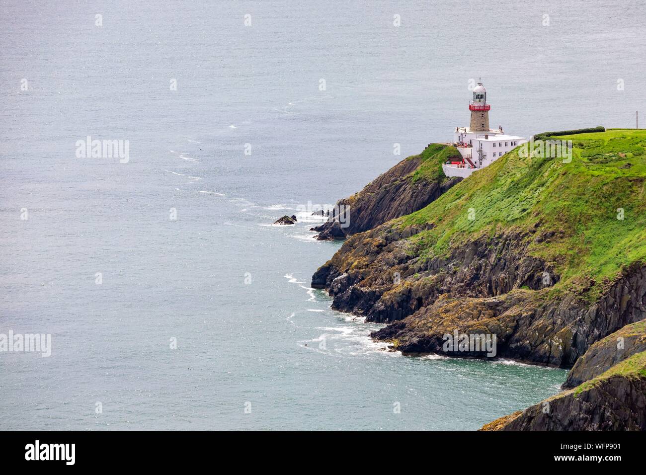 Irlanda, Fingal County, al norte de Dublín, suburbios, Howth, Cliff senderos, faro Baily Foto de stock