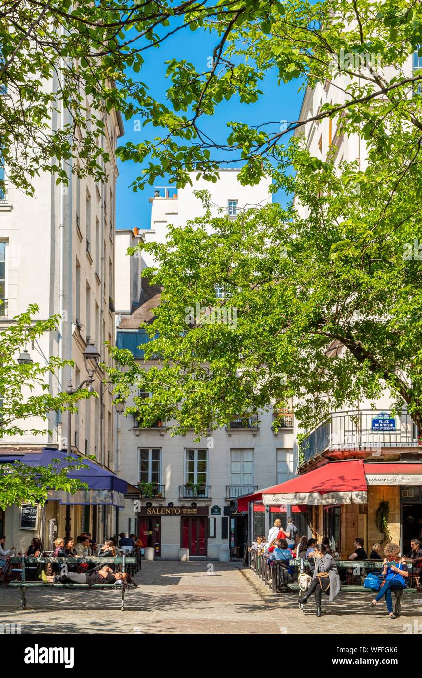 Francia, París, el Marais, Sainte Catherine plaza del mercado Foto de stock