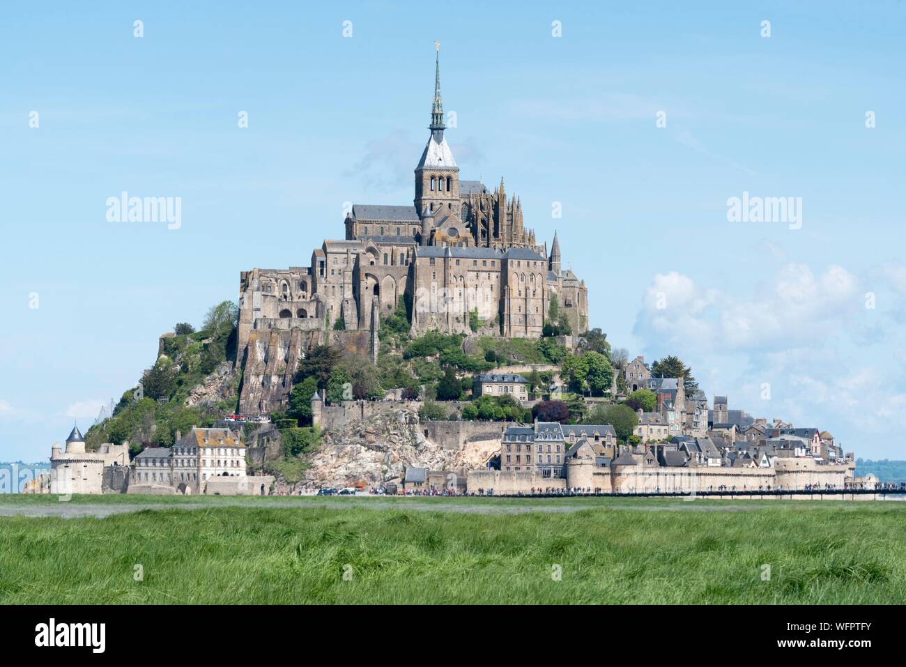 Francia, Manche, la bahía del Mont Saint Michel listados como Patrimonio Mundial por la UNESCO, la Abadía de Mont Saint Michel. Foto de stock