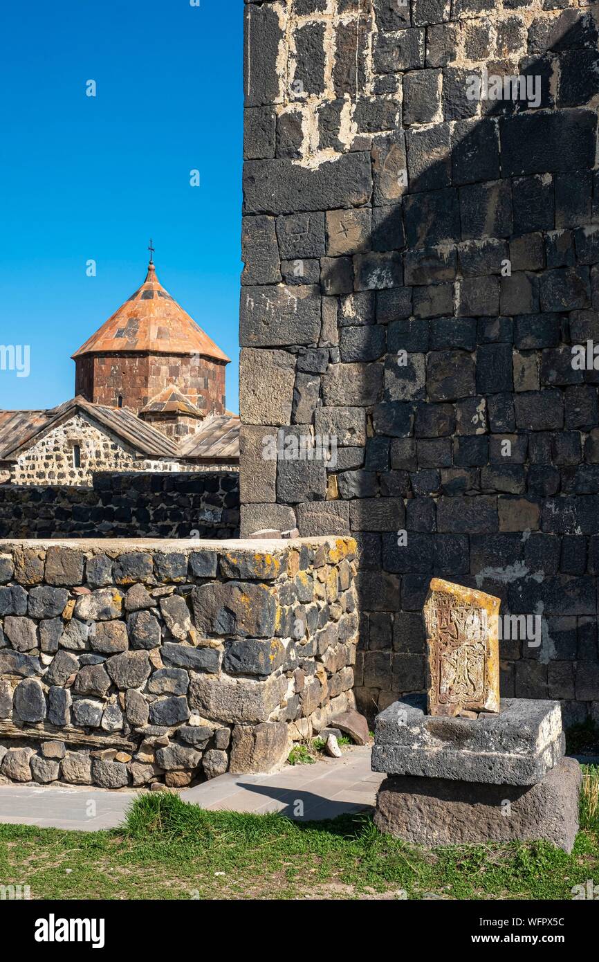 Armenia, Gegharkunik región, Sevan, Sevanavank monasterio a orillas del lago Sevan Foto de stock