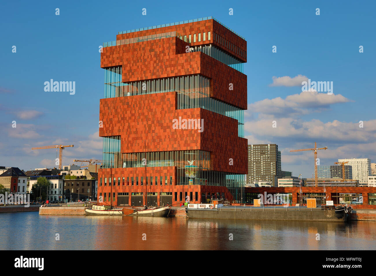 Museum aan de Stroom, MAS, en Antwerp, Bélgica. Foto de stock