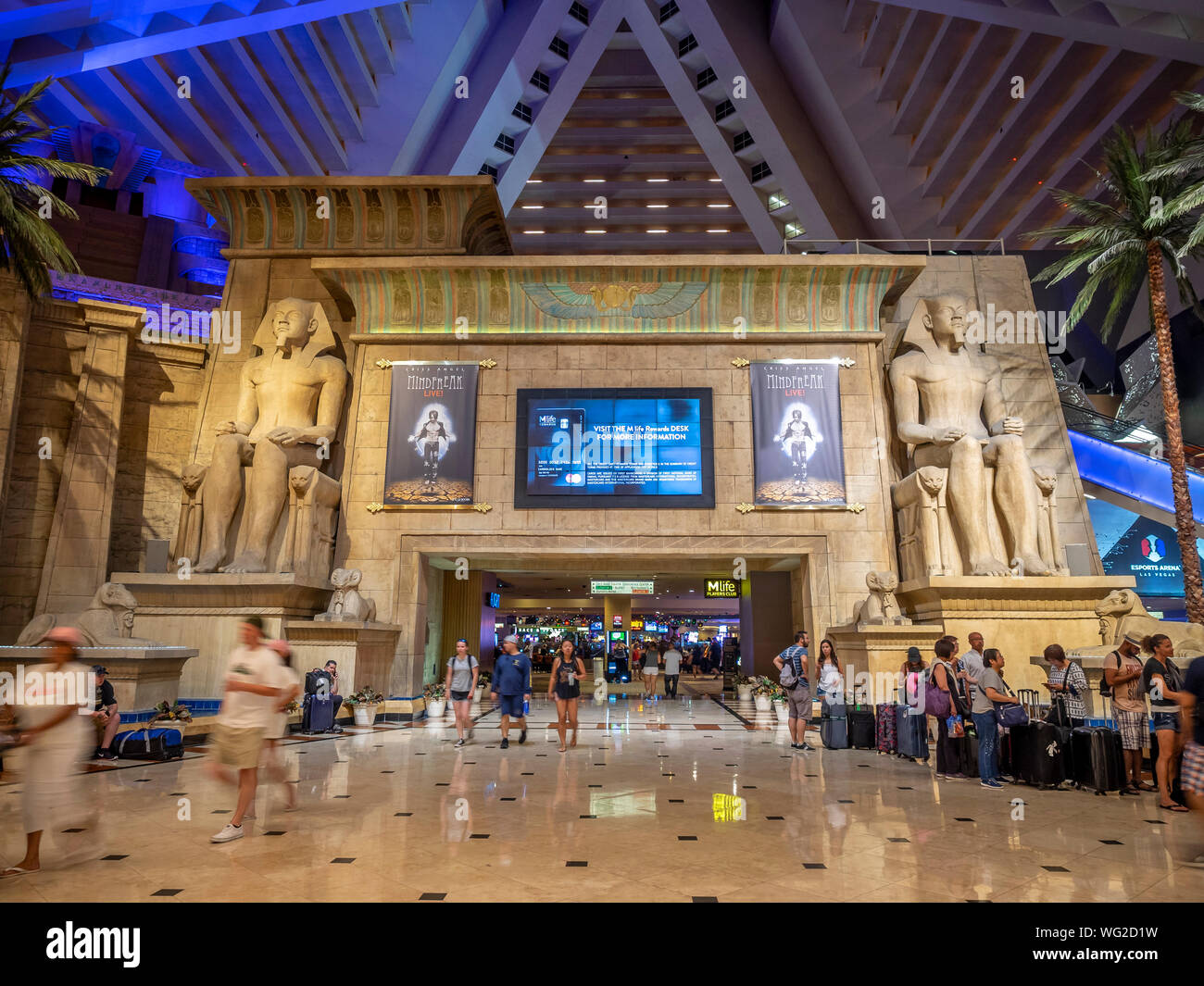 Detalles del interior de la famosa Luxor Hotel en Las Vegas Strip. El Luxor es un hotel increíble pirámide, que alberga el Chris Angel show. Foto de stock