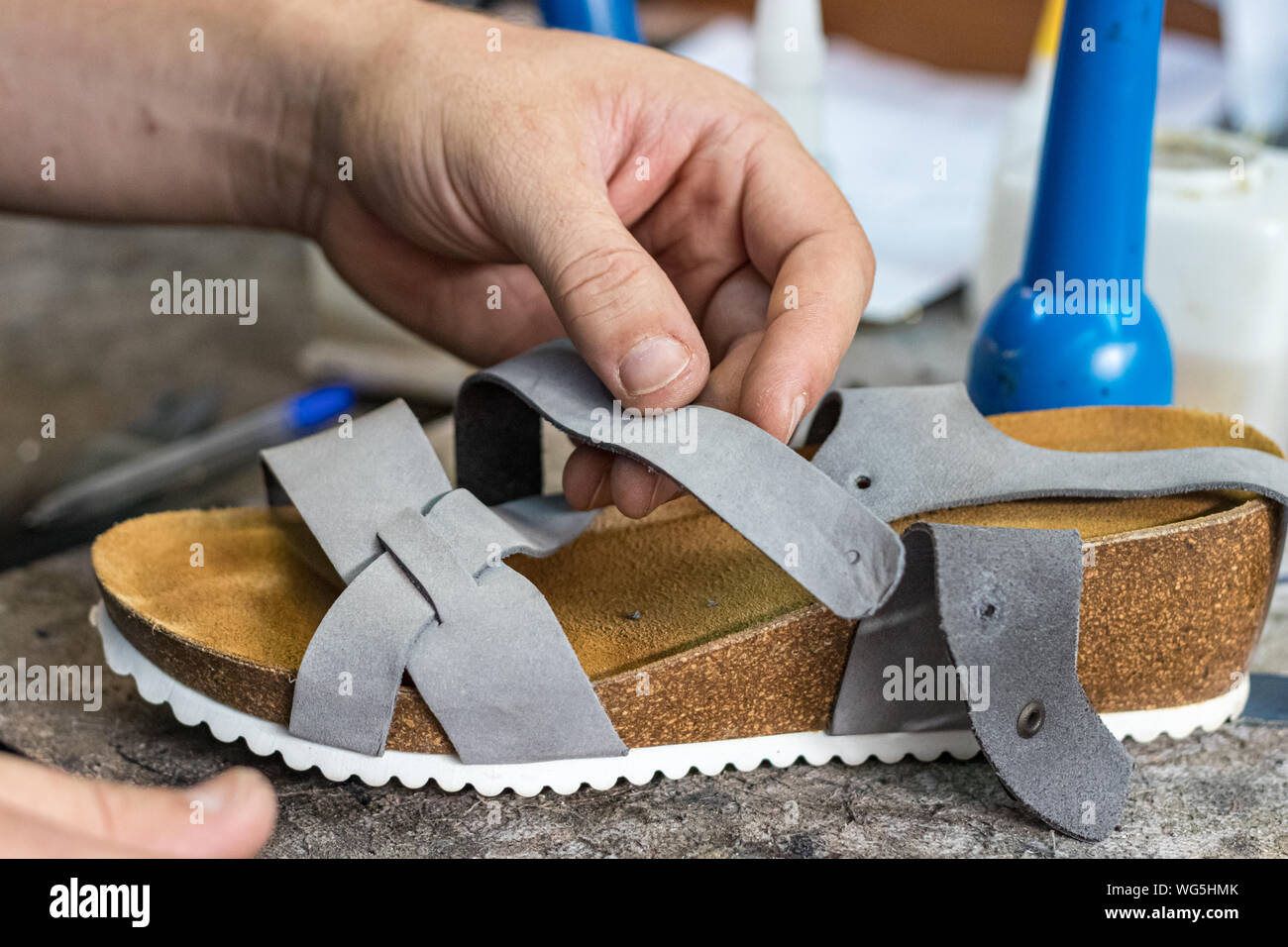 Sandalia de cuero fotografías e imágenes de alta resolución - Alamy