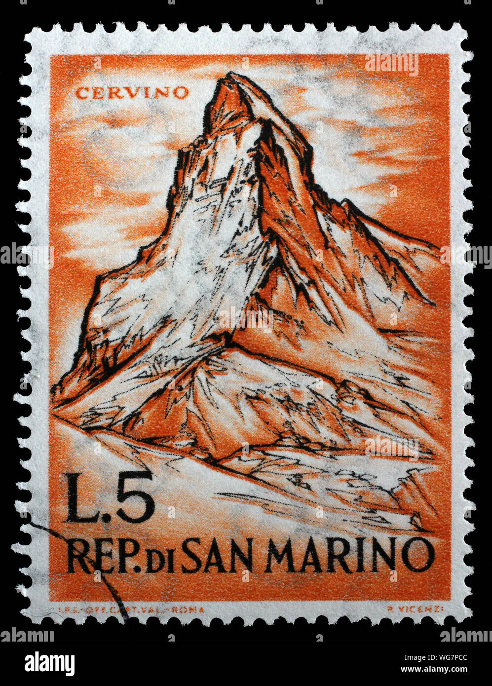 Sello emitido en San Marino muestra Matterhorn (Cervino) y dedicado al montañismo, circa 1962. Foto de stock