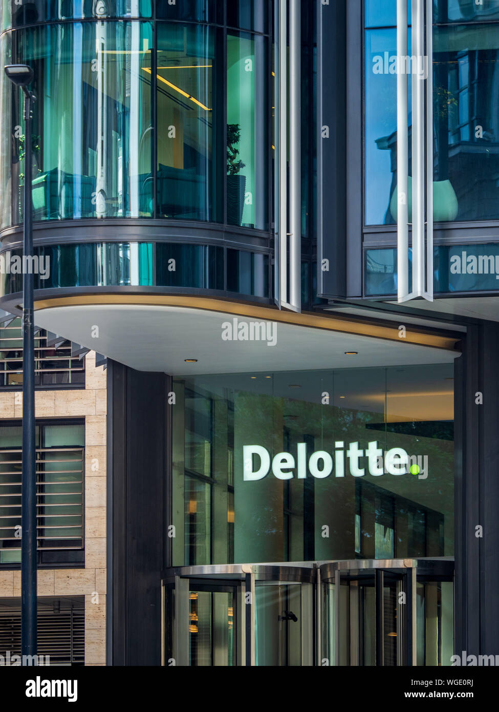 Sede de Deloitte en Londres. La sede central de Deloitte en el Reino Unido y el noroeste de Europa está en 1 New Street Square, en el centro de Londres Foto de stock