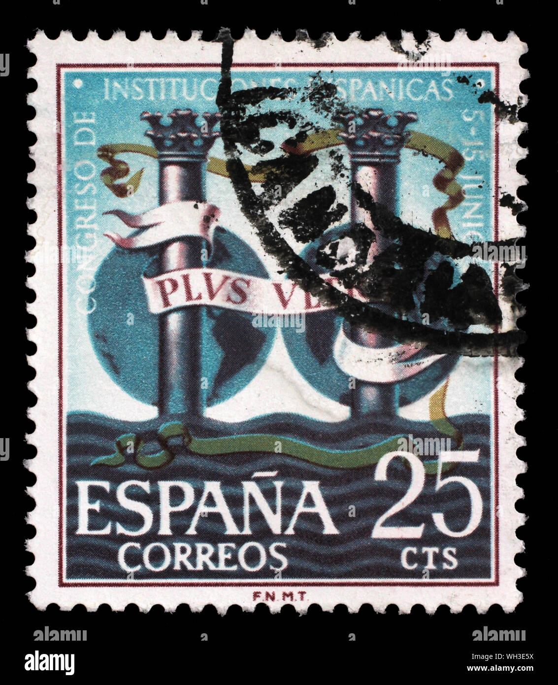 Sello emitido en España muestra el Congreso de instituciones hispanas, circa 1963. Foto de stock