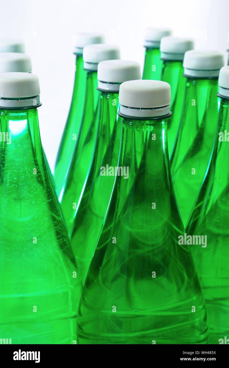 En Bouteilles plastique Foto de stock