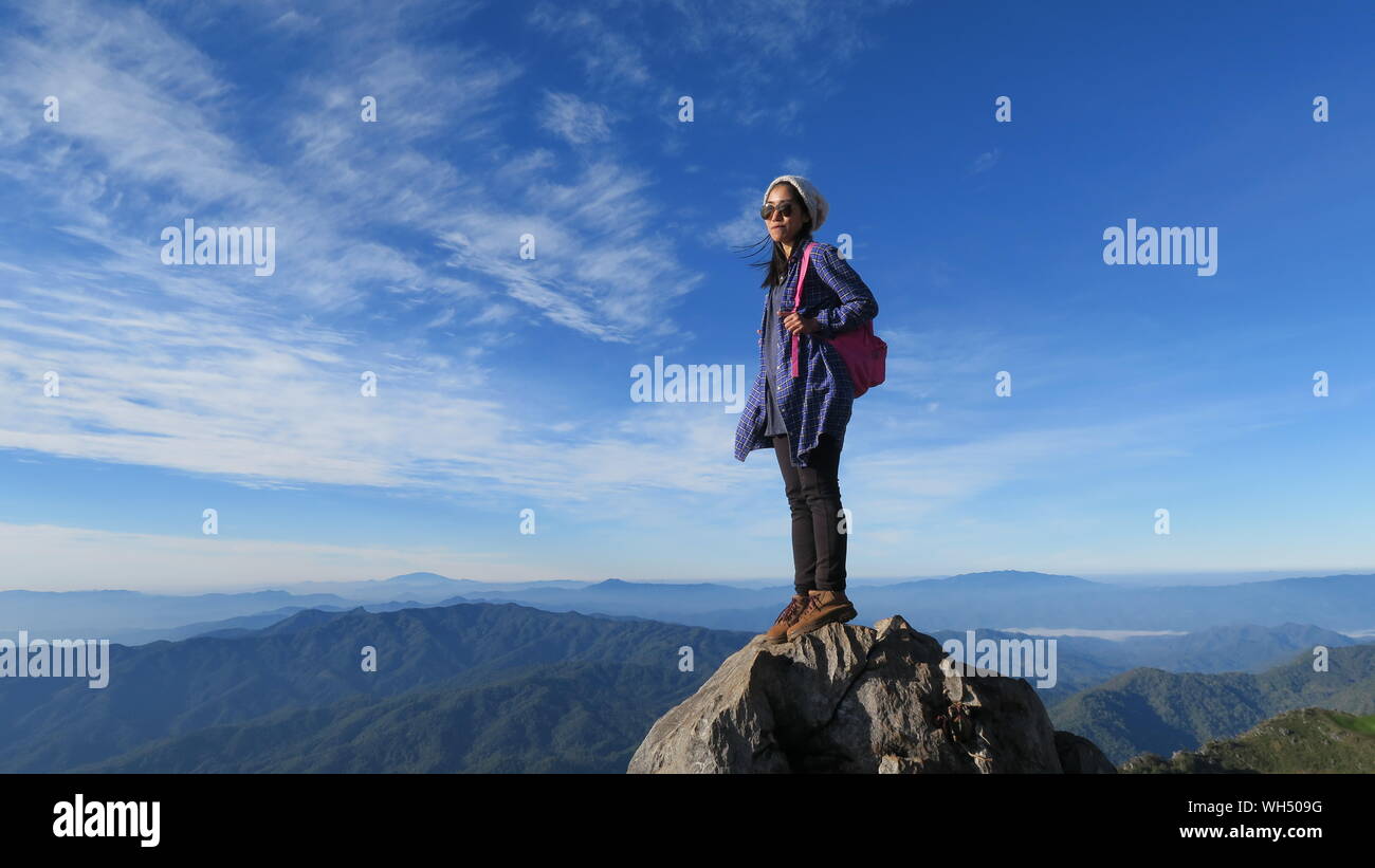Mujer en Pico Mounain Foto de stock