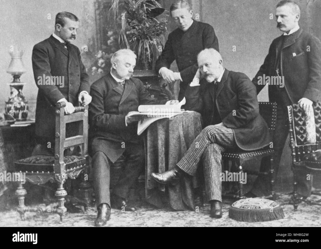 Los Hermanos Tchaikovsky de izquierda a derecha, Anatoly, Nikolay, Ippolit, Piotr y modesto. Piotr Ilich Chaikovski (1840-1893) fue un compositor ruso de la época romántica. Tchaikovsky por John Warrack página 264. Foto de stock