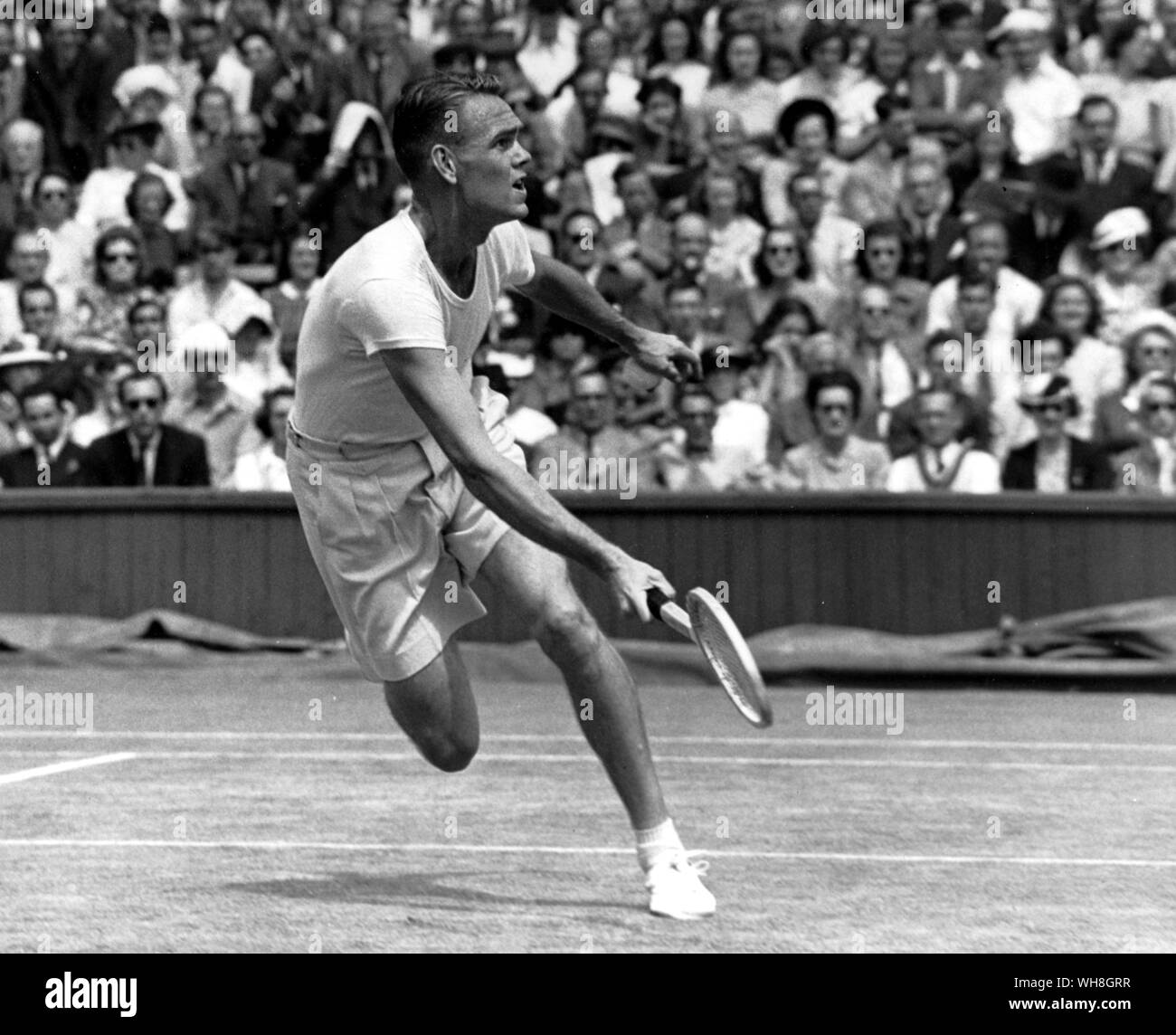 Jack Kramer en 1947 cuando ganó el Wimbledon. La enciclopedia de tenis página 150.. Foto de stock