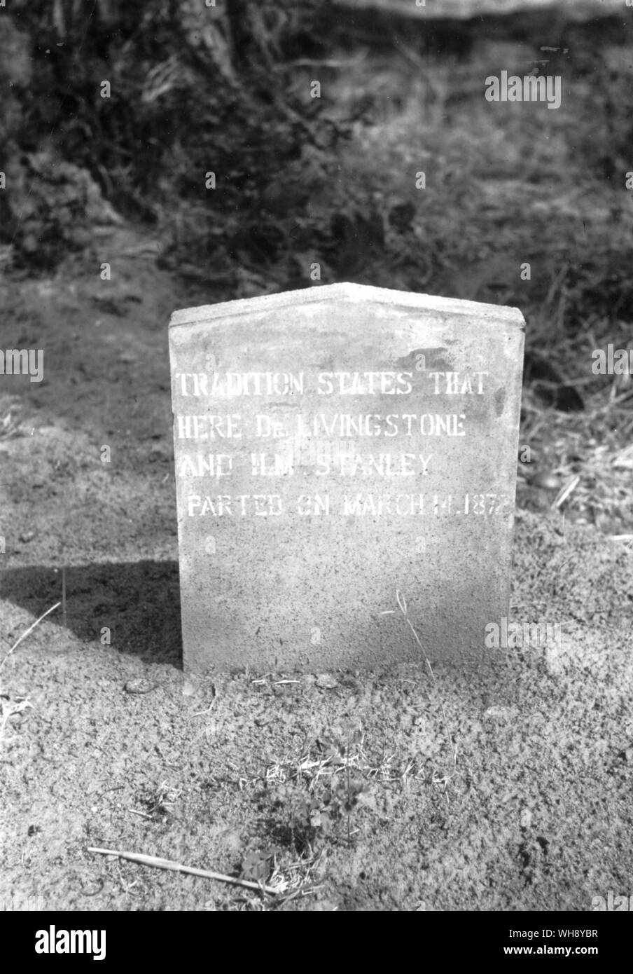 Dos placas de señalización Livingstone Stanley partiendo desde el 14 de marzo de 1872, y el sitio de la casa de Livingstone, tras su reunión con Stanley hasta el 25 de agosto de 1872, fecha en la cual partió sobre cuál iba a ser su último viaje. Foto de stock