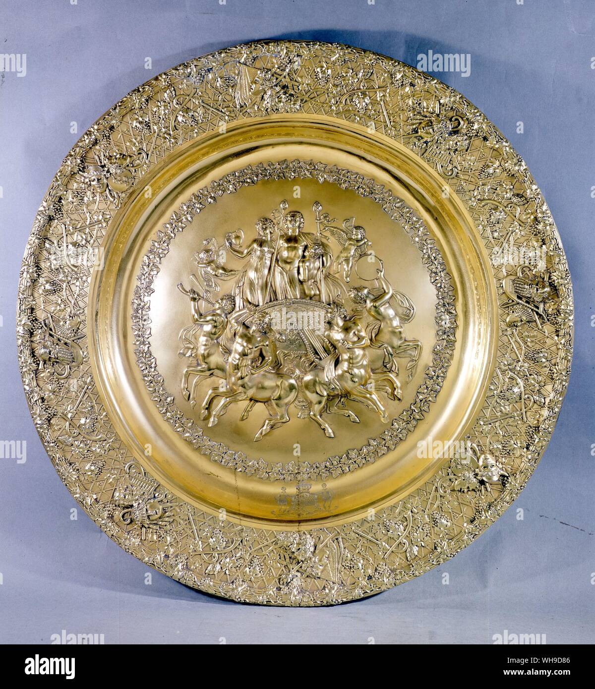 Placa de plata dorada de 1817 Paul Storr Foto de stock