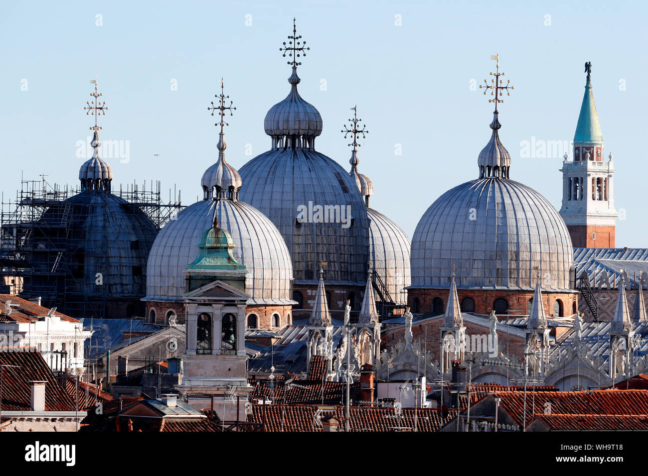 Techo de la Basílica de San Marcos, un ejemplo de la arquitectura bizantina, construida en el siglo IX, Venecia, Sitio del Patrimonio Mundial de la UNESCO, Veneto, Italia Foto de stock