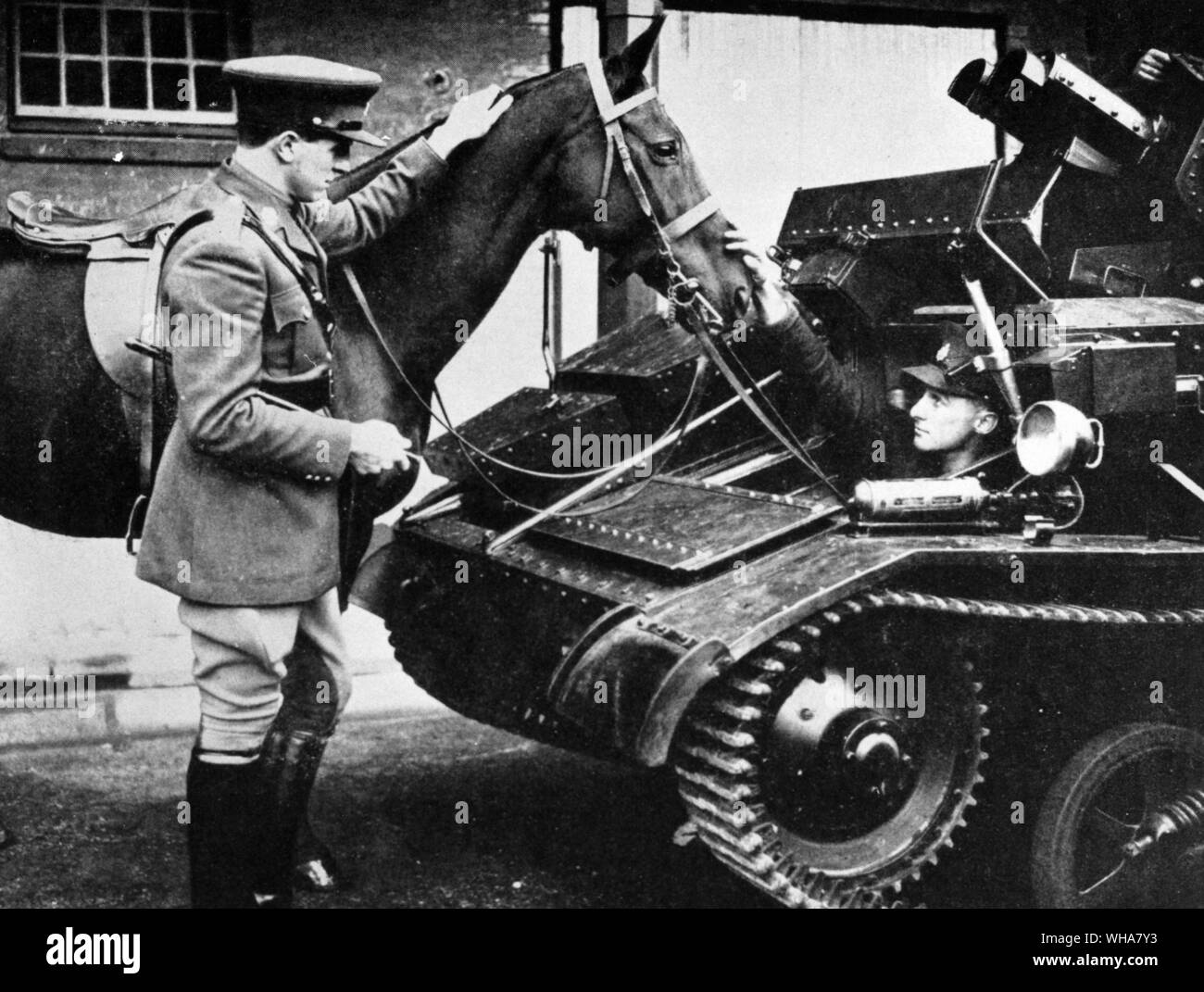 La mecanización. Los reyes Dragoon mecanizada guardias en Aldershot, en enero de 1938. Light Tank Mark VI. Foto de stock