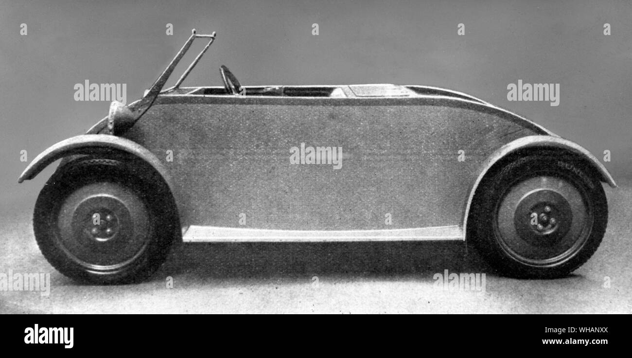 Un 4 hp 1927 Claveau con el motor en la parte trasera Foto de stock