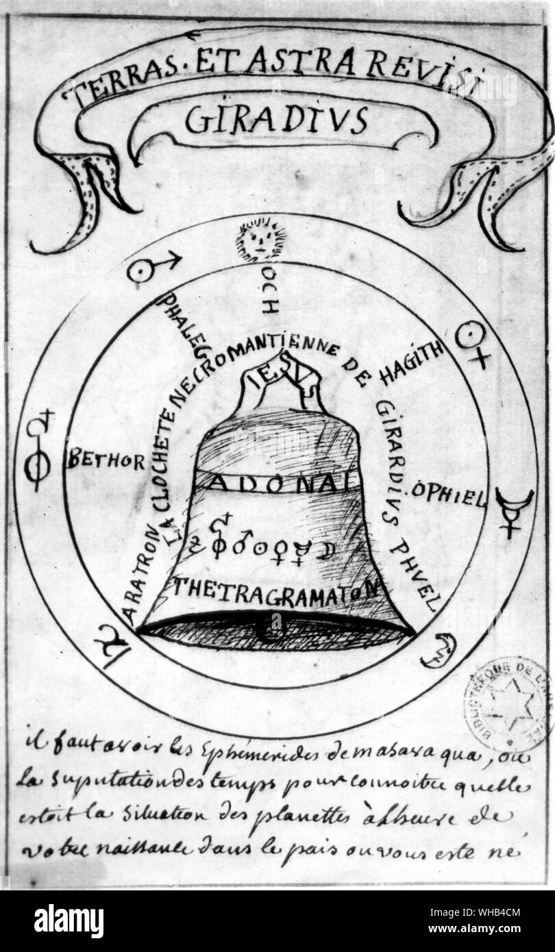Campana de Girardius - adjunto en la necromancia - un elemento místico reputado para resucitar a los muertos. Foto de stock