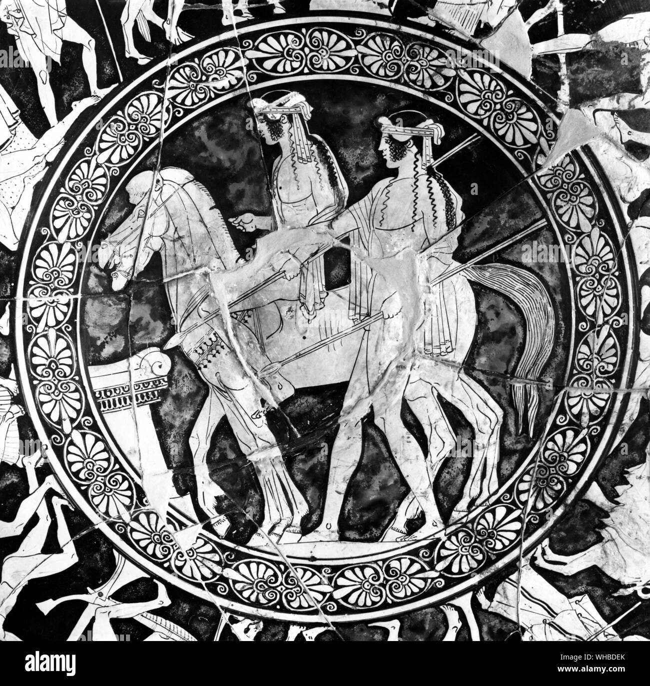 La Dioskouri : imagen detallada en el interior de un kylix . Medallón central c 460 A.C. Foto de stock