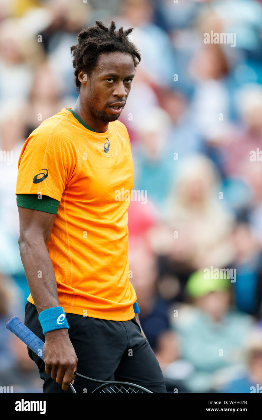 Gael Monflis de Francia durante el partido contra Richard Gasquet de Francia a Aegon International 2017- Eastbourne - Inglaterra - ATP semifinal de hombres. Viernes Foto de stock