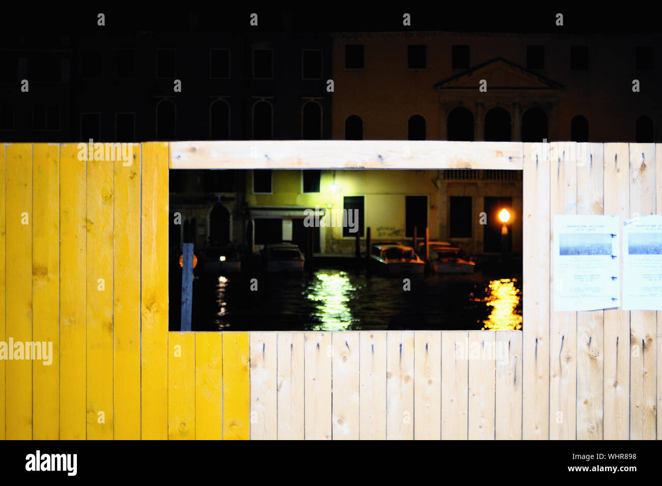 Pared De Inundacion Imagenes De Stock Pared De Inundacion Fotos