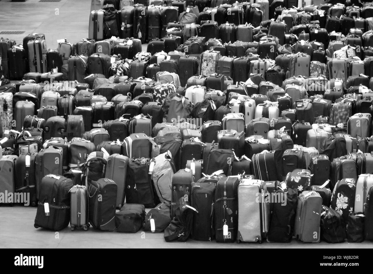 Valijas Imágenes de stock en blanco y negro - Alamy