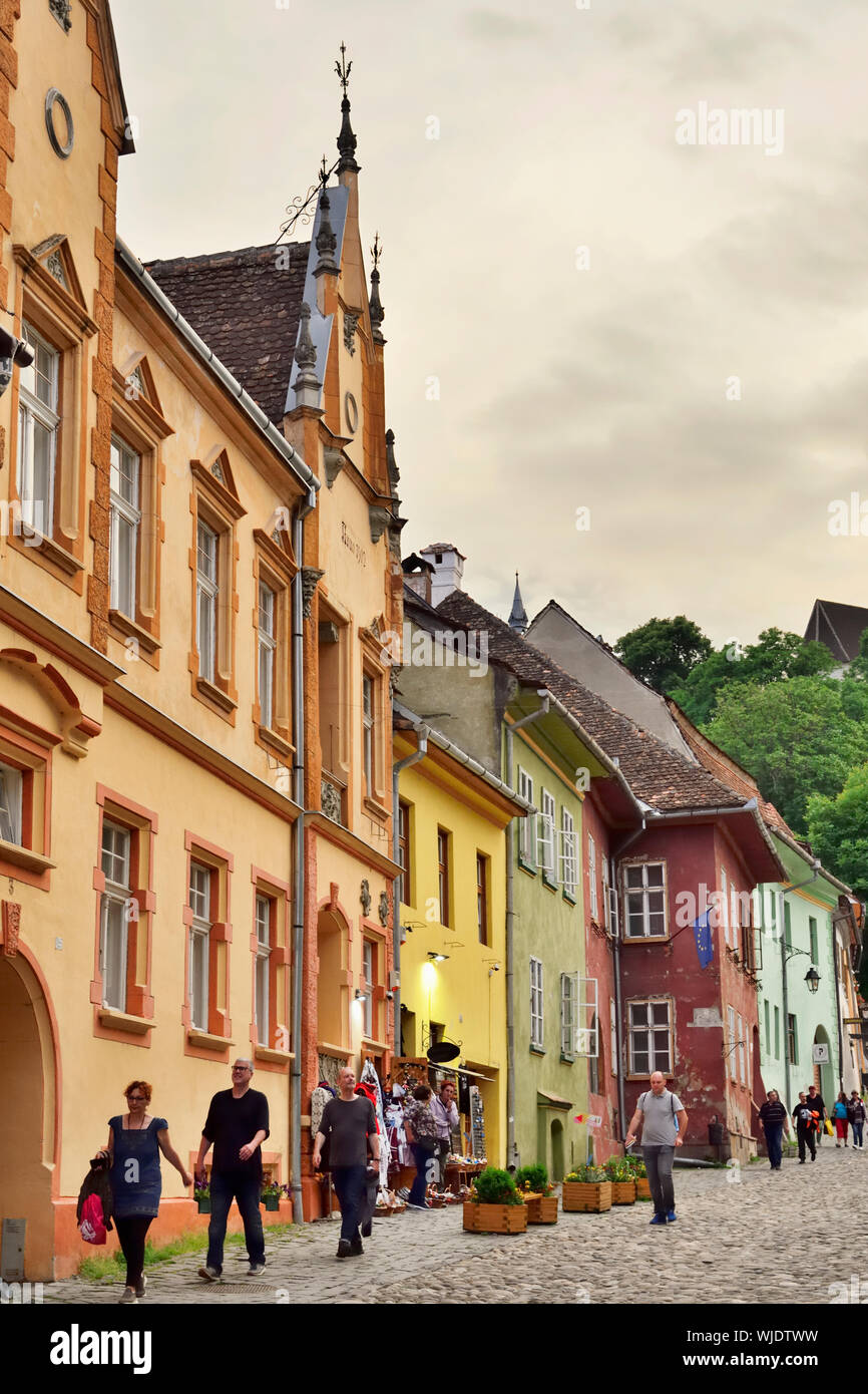 La antigua ciudad medieval en el interior de la ciudadela. Un sitio de Patrimonio Mundial de la Unesco. Sighisoara, Transilvania. Rumanía Foto de stock