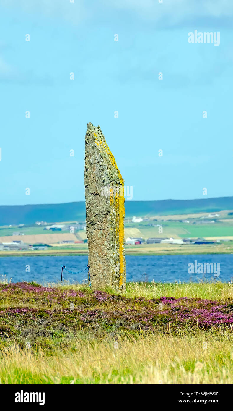 Anillo de Brodgar erigido 2500BC-2000Bc es el tercer círculo de piedra más grande de las Islas Británicas. Foto de stock