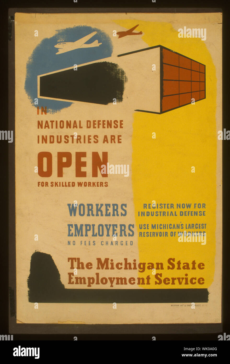 En las industrias de la defensa nacional están abiertas para los trabajadores calificados Resumen: cartel anunciando las oportunidades de empleo para trabajadores industriales calificados en Michigan. Foto de stock