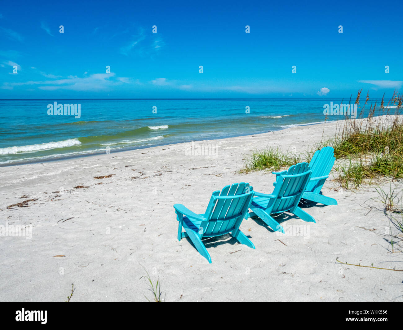 Sillas de playa en el Golfo de México en Florida Beach Longboat Key Foto de stock