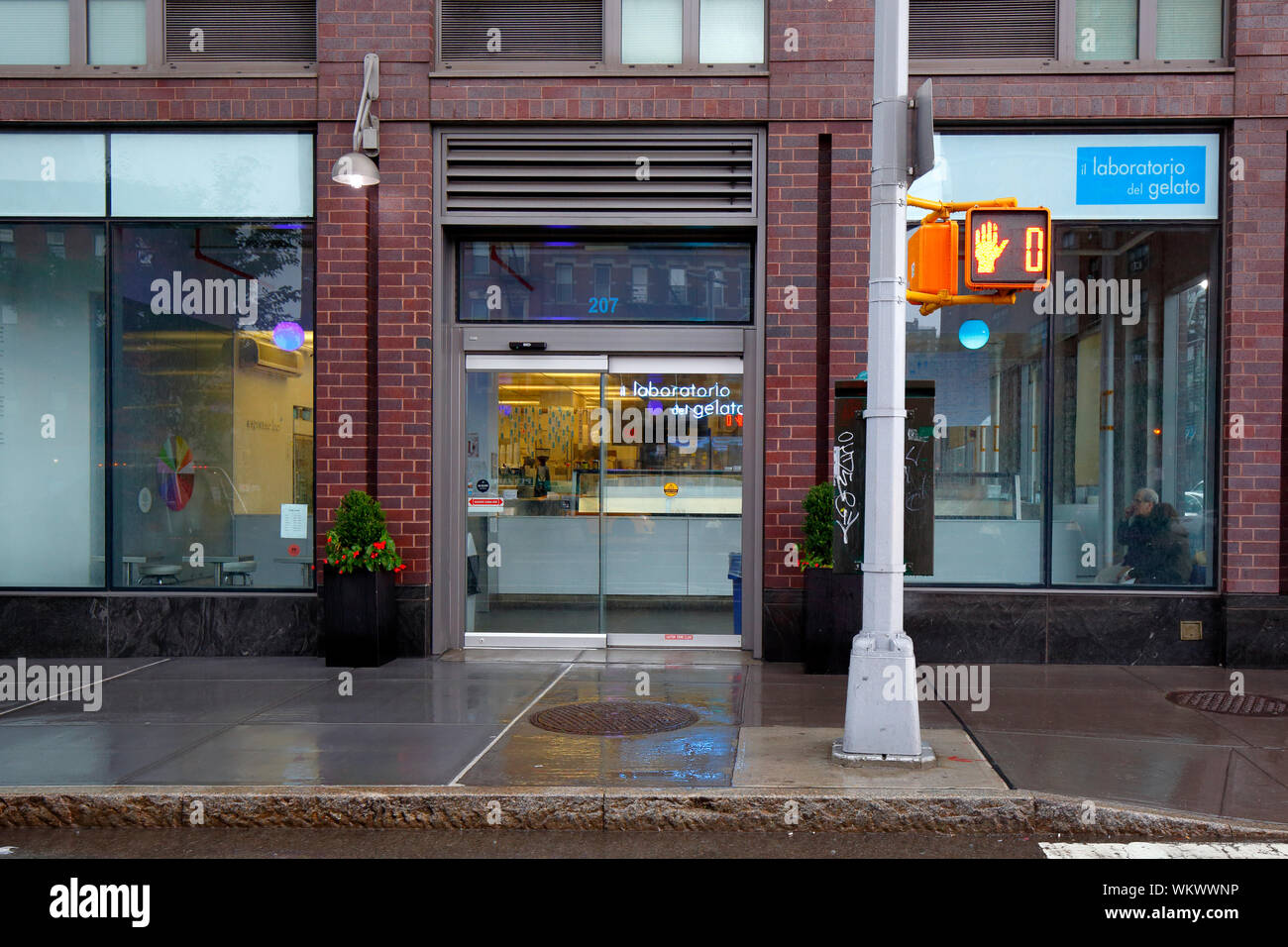 Il laboratorio del gelato fotografías e imágenes de alta resolución Alamy