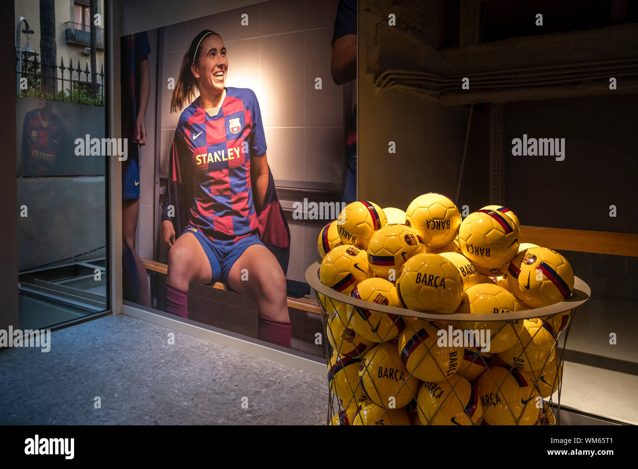 Fc barcelona femenino fotografías e imágenes de alta resolución - Alamy