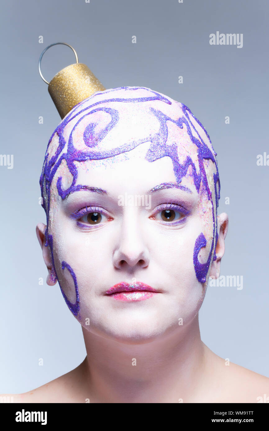 Maquillaje fantástico fotografías e imágenes de alta resolución - Alamy