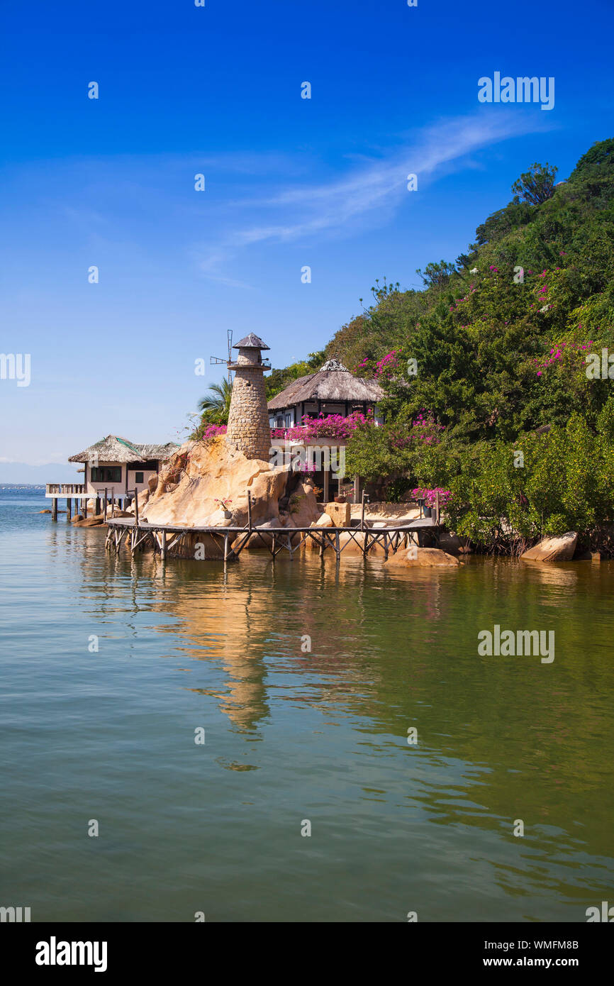 Pequeño bungalow resort Ngoc Suong, Cam Ranh Bay, el mar de China meridional, Nha Trang, Vietnam, Asia Foto de stock