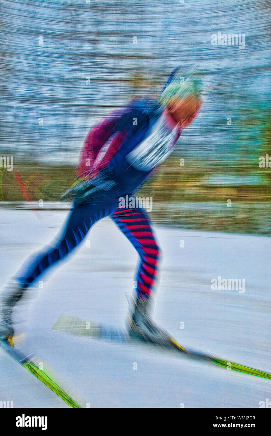 Esquiador de fondo mejorado digitalmente, Stowe, Vermont, EE.UU. Foto de stock