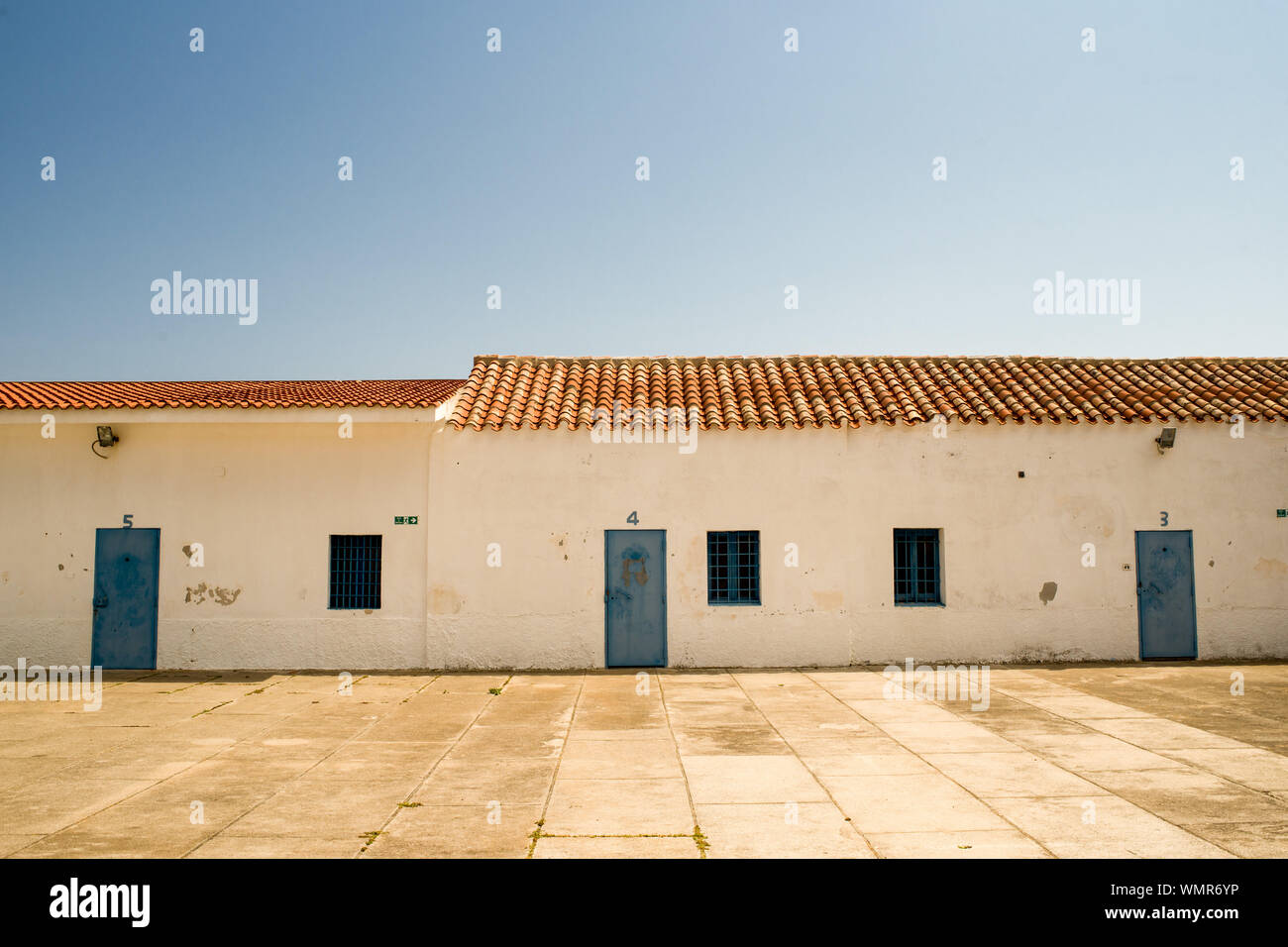 Ex cárcel de Asinara. En la década de los setenta fue una prisión de máxima seguridad, los últimos años fue asignado principalmente a la detención de miembros de la mafia y los terroristas. Foto de stock