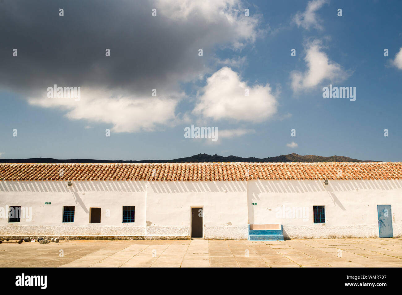 Ex cárcel de Asinara. En la década de los setenta fue una prisión de máxima seguridad, los últimos años fue asignado principalmente a la detención de miembros de la mafia y los terroristas. Foto de stock