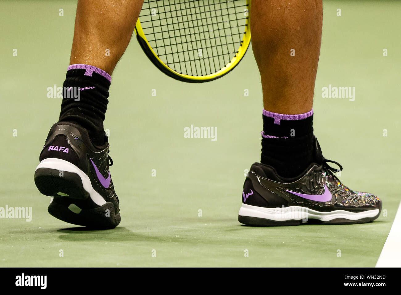 Nueva York, Estados Unidos. 04 Sep, 2019. Rafael Nadal es Nike zapatos  durante su Men's Singles match de cuartos de final contra Diego Schwartzman  de Argentina en el día diez del 2019