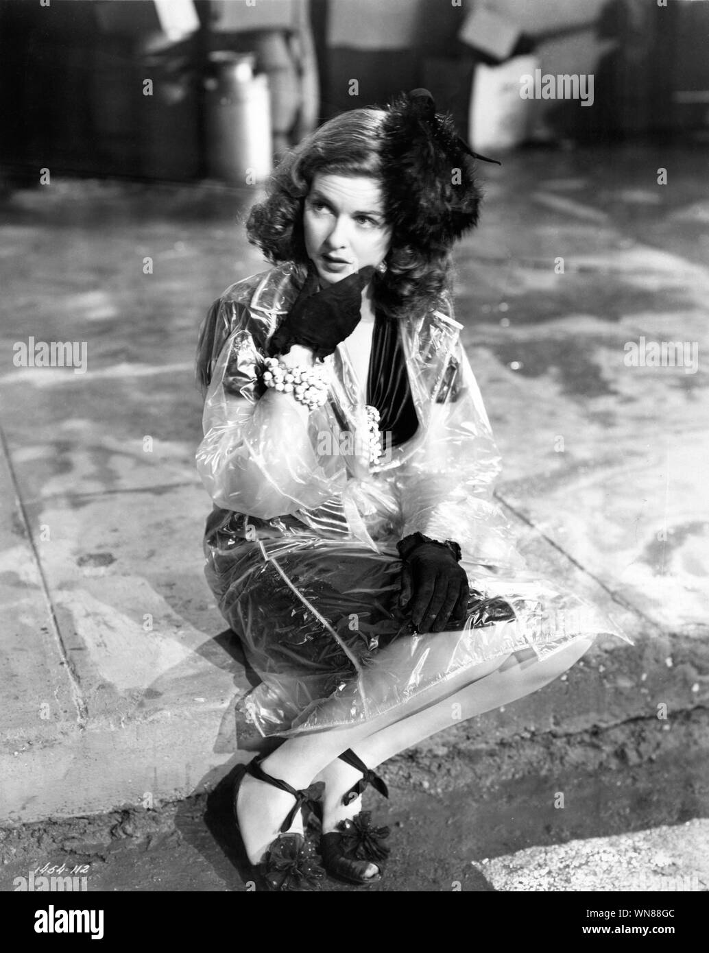 JOAN Bennett en SCARLET STREET 1945 director FRITZ LANG Fritz Lang film noir Producciones / Diana Productora / Universal Pictures Foto de stock